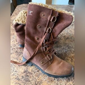 Sorel Women's Tan Lace-Up Boots